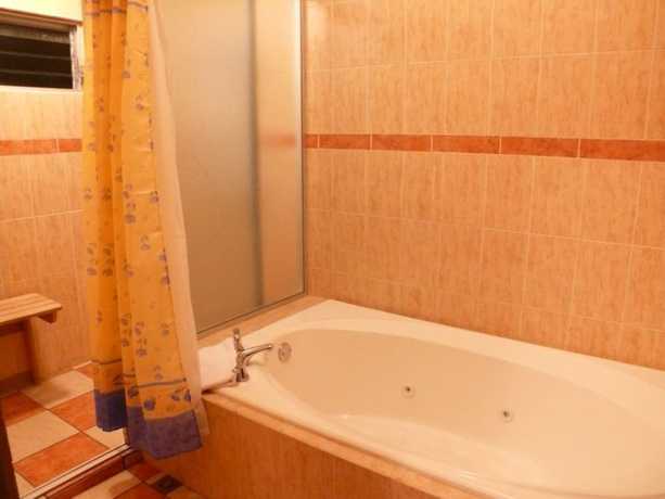 Imagen de la habitación del Hotel Loma Real Inn. Foto 12