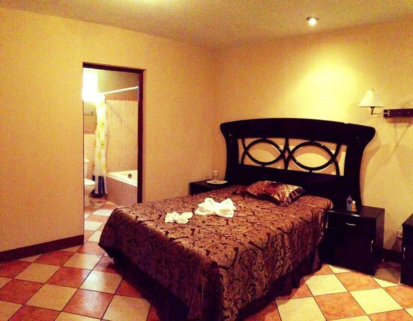 Imagen de la habitación del Hotel Loma Real Inn. Foto 13