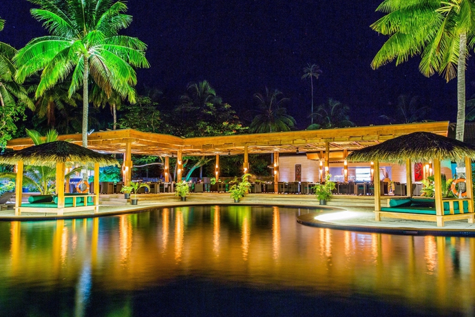 Imagen de la piscina del Hotel Lomani Island Resort - Adults Only. Foto 16