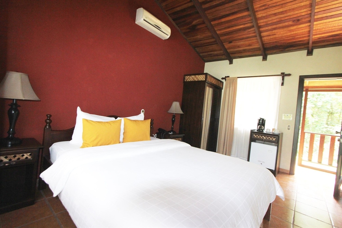 Imagen de la habitación del Hotel Lomas Del Volcán. Foto 6