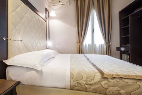 Imagen de la habitación del Hotel Lombardia, Florencia. Foto 7