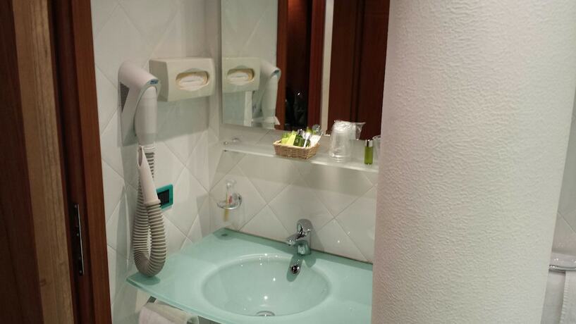 Imagen de la habitación del Hotel Lombardia, Monfalcone. Foto 20