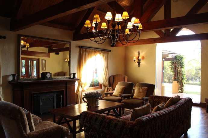 Imagen de los interiores del Hotel Lombardy Boutique and Conference Centre. Foto 15