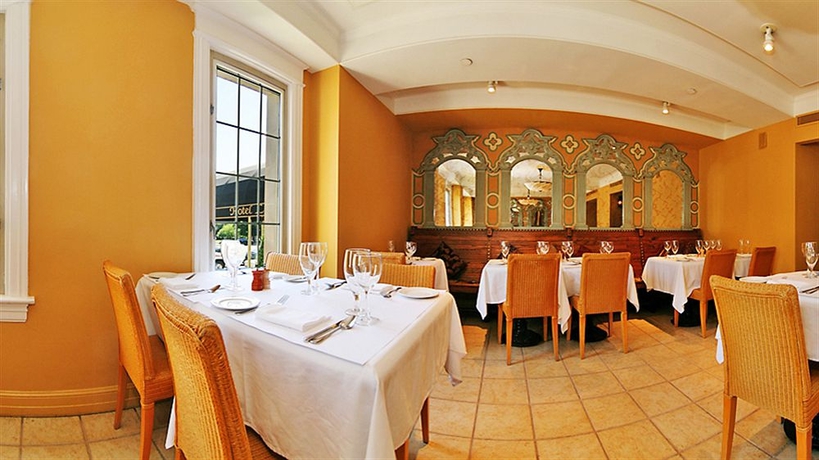 Imagen del bar/restaurante del Hotel Lombardy. Foto 1