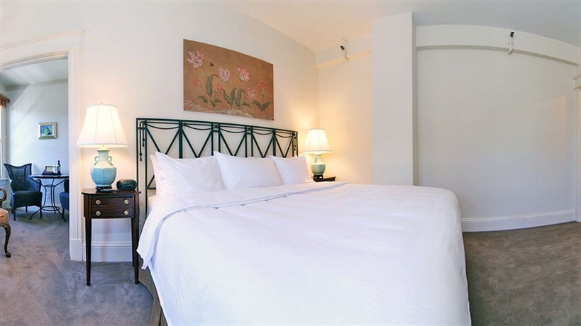 Imagen de la habitación del Hotel Lombardy. Foto 4