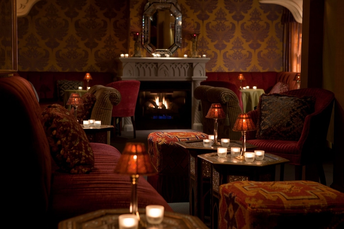 Imagen de los interiores del Hotel Lombardy. Foto 10