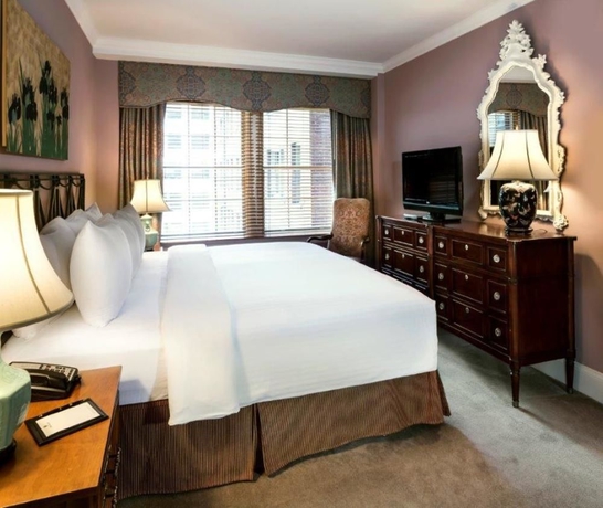 Imagen de la habitación del Hotel Lombardy. Foto 7