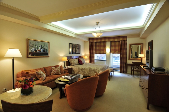 Imagen de los interiores del Hotel Lombardy Hotel. Foto 11