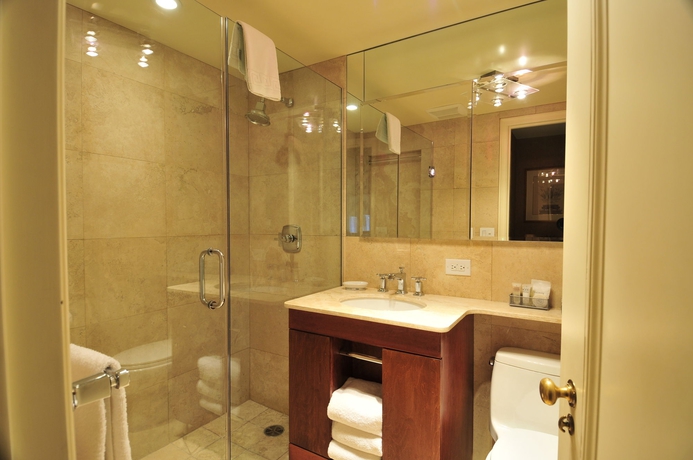 Imagen de la habitación del Hotel Lombardy Hotel. Foto 5