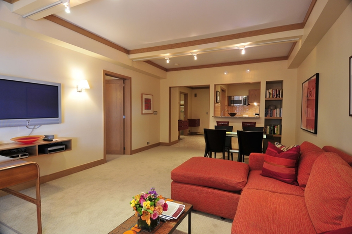 Imagen de los interiores del Hotel Lombardy Hotel. Foto 14