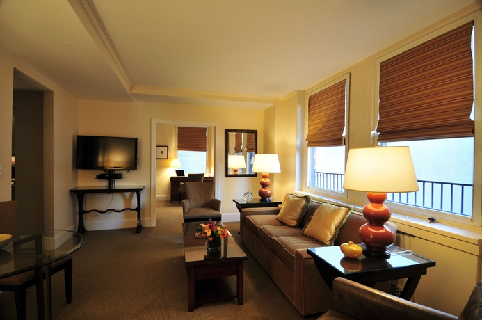 Imagen de los interiores del Hotel Lombardy Hotel. Foto 16