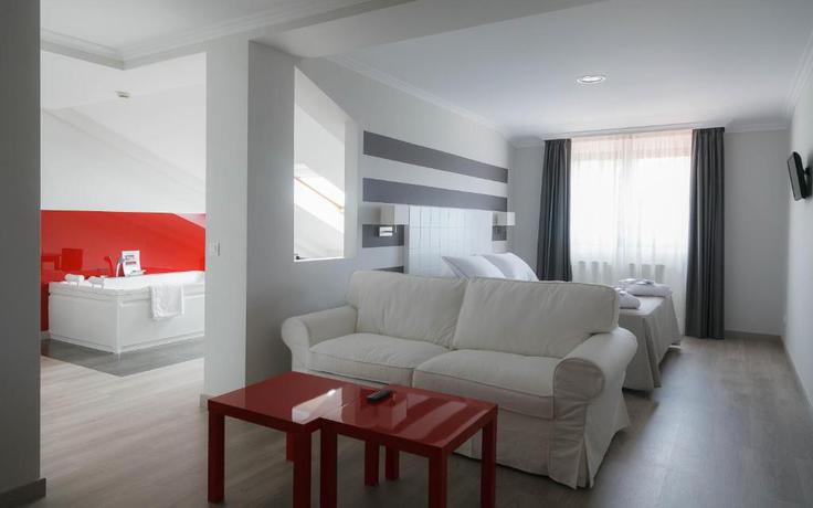 Imagen general del Hotel Lombiña. Foto 16