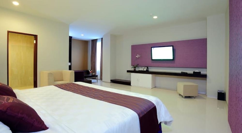 Imagen de la habitación del Hotel Lombok Plaza and Convention. Foto 5