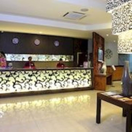Imagen de los interiores del Hotel Lombok Plaza and Convention. Foto 18
