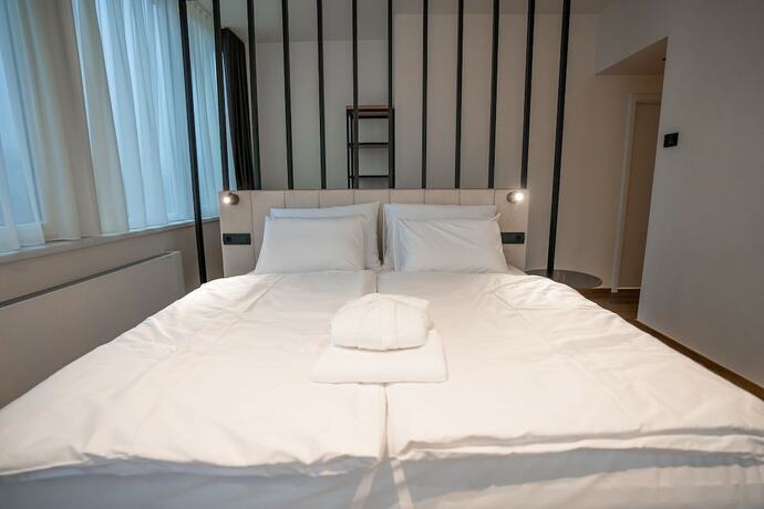 Imagen de la habitación del Hotel Lonca. Foto 17