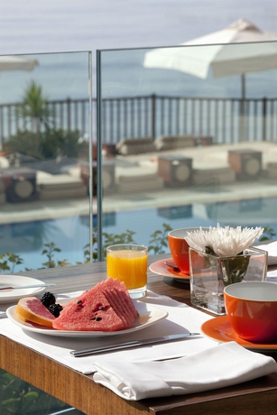 Imagen del bar/restaurante del Hotel Londa. Foto 5