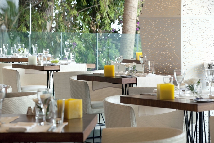 Imagen del bar/restaurante del Hotel Londa. Foto 6