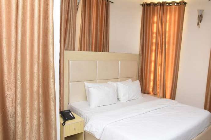 Imagen de la habitación del Hotel Londa, Rumuepirikom. Foto 6