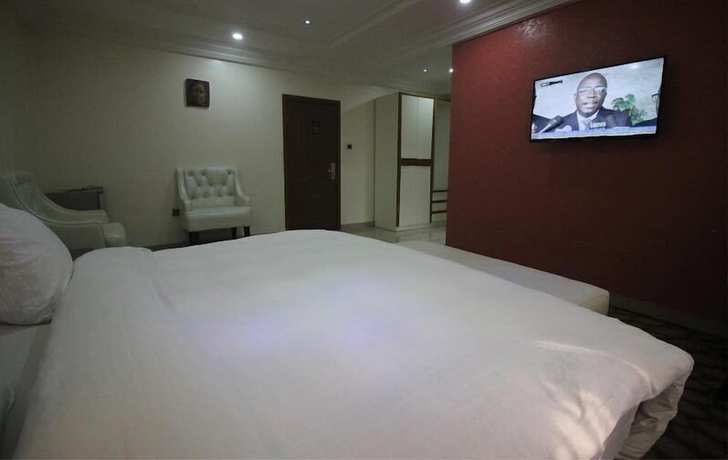 Imagen de la habitación del Hotel Londa, Rumuepirikom. Foto 10