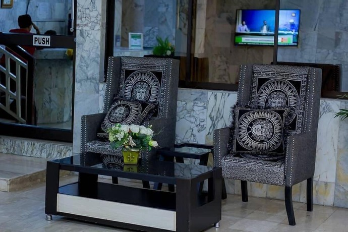 Imagen de los interiores del Hotel Londa, Rumuepirikom. Foto 16