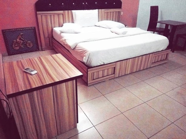 Imagen de la habitación del Hotel Londa, Rumuepirikom. Foto 12