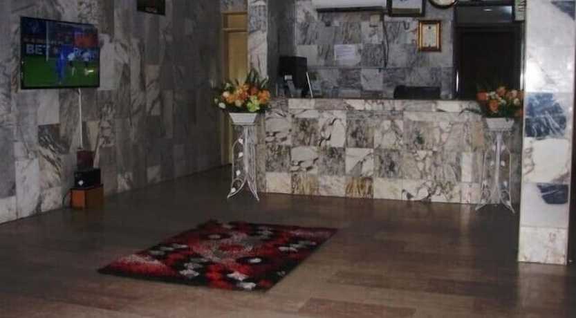 Imagen de los interiores del Hotel Londa, Rumuepirikom. Foto 17