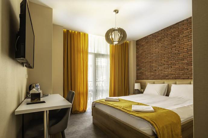 Imagen de la habitación del Hotel London, Batumi. Foto 13