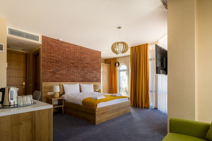 Imagen de la habitación del Hotel London, Batumi. Foto 14