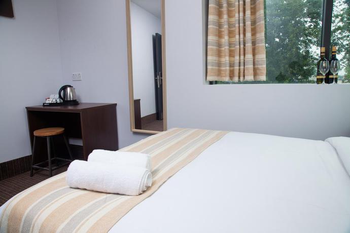 Imagen de la habitación del Hotel London City Airport. Foto 3