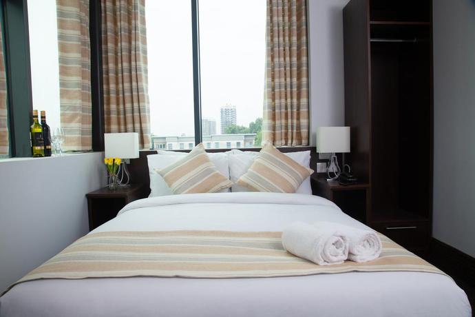 Imagen de la habitación del Hotel London City Airport. Foto 5