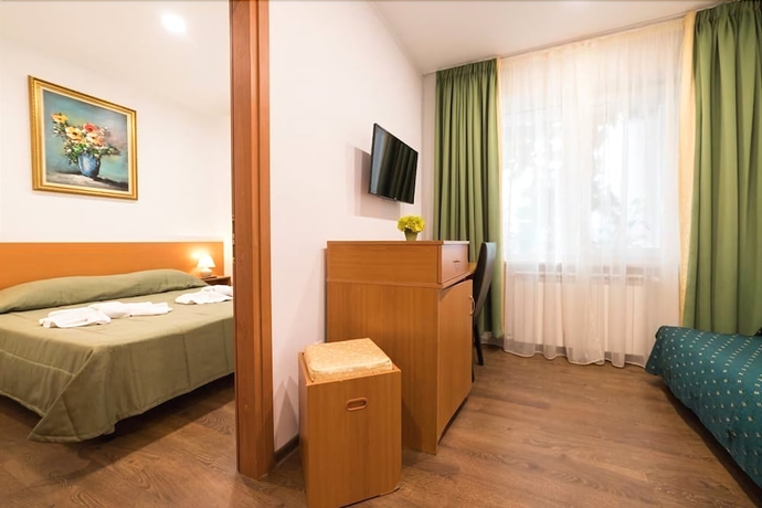 Imagen de la habitación del Hotel London, Constanta. Foto 5