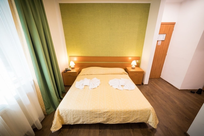 Imagen de la habitación del Hotel London, Constanta. Foto 12