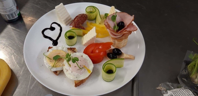 Imagen del bar/restaurante del Hotel London, Constanta. Foto 2