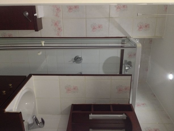 Imagen de la habitación del Hotel London Continental. Foto 5