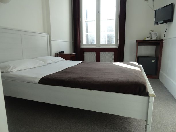 Imagen de la habitación del Hotel London Continental. Foto 14