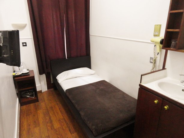 Imagen de la habitación del Hotel London Continental. Foto 18