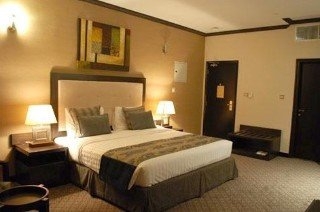 Imagen de la habitación del Hotel London Crown. Foto 8