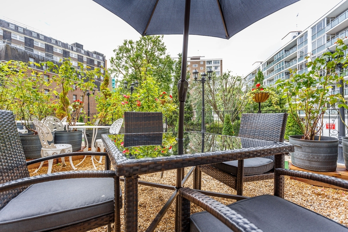 Imagen de los exteriores del Hotel London Elizabeth. Foto 11