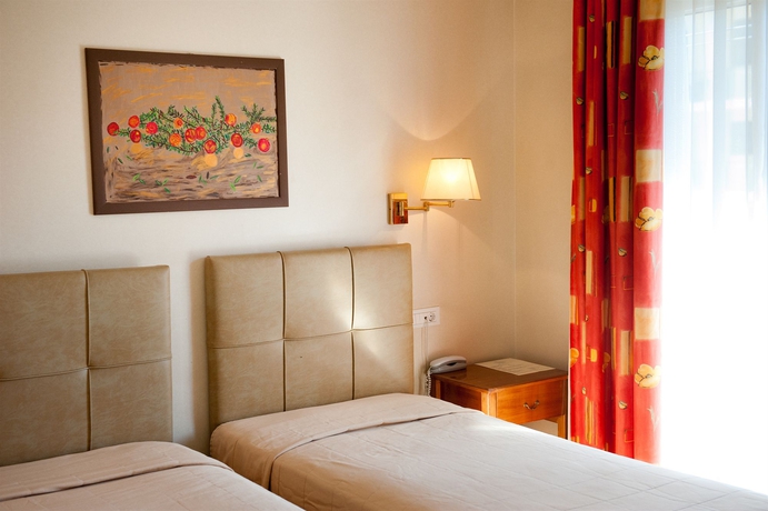 Imagen de la habitación del Hotel London, Glyfada. Foto 9