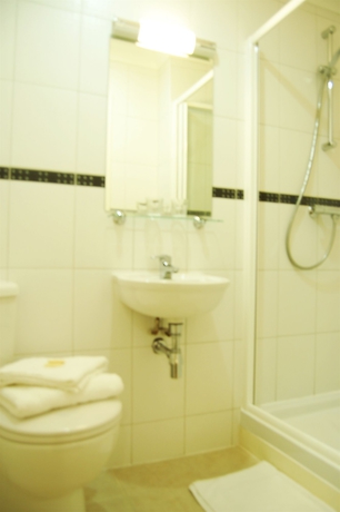 Imagen de la habitación del Hotel London House. Foto 3