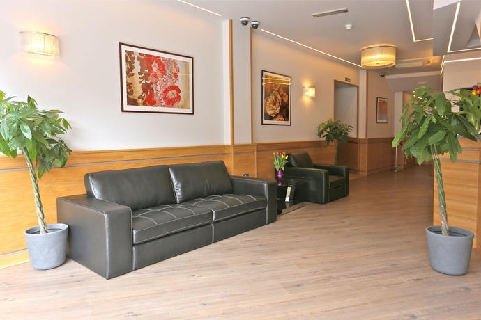 Imagen de los interiores del Hotel London King's. Foto 13
