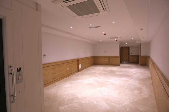 Imagen de los interiores del Hotel London King's. Foto 15