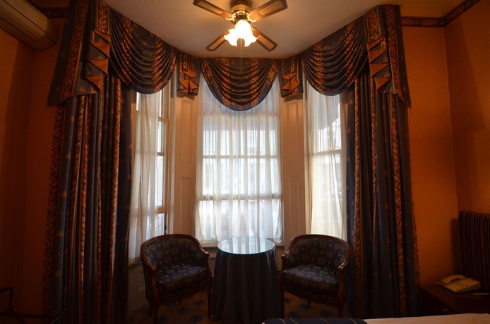 Imagen de los interiores del Hotel London Lodge. Foto 14