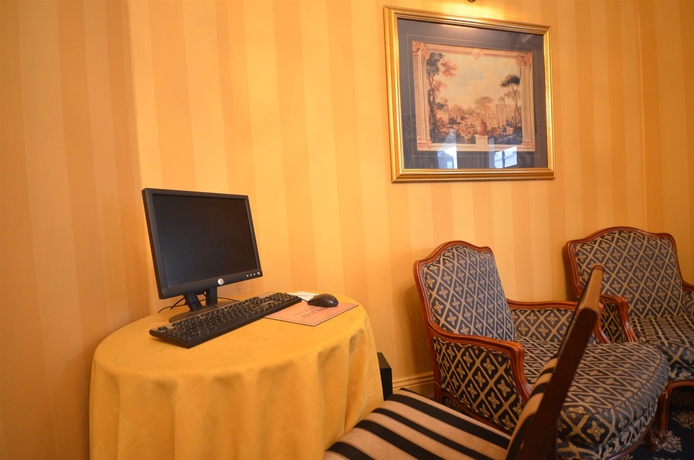 Imagen de los interiores del Hotel London Lodge. Foto 16