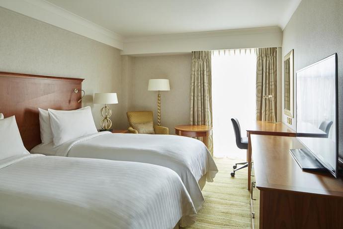 Imagen de la habitación del Hotel London Marriott Kensington. Foto 10