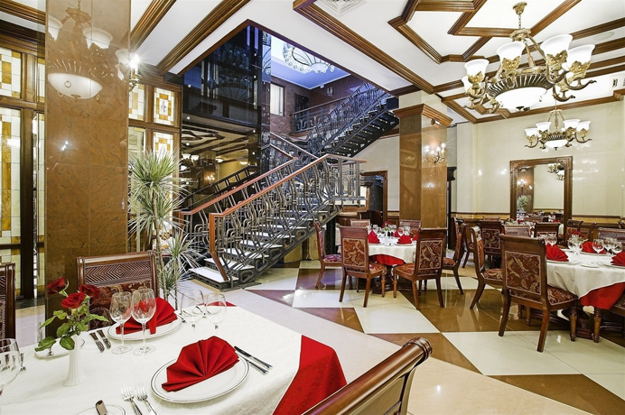 Imagen del bar/restaurante del Hotel London, Odessa. Foto 2