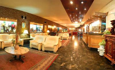 Imagen de los interiores del Hotel London Palace, Centro de Montevideo. Foto 6
