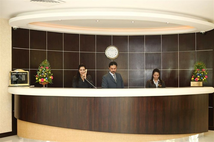 Imagen de los interiores del Hotel London Suites. Foto 14