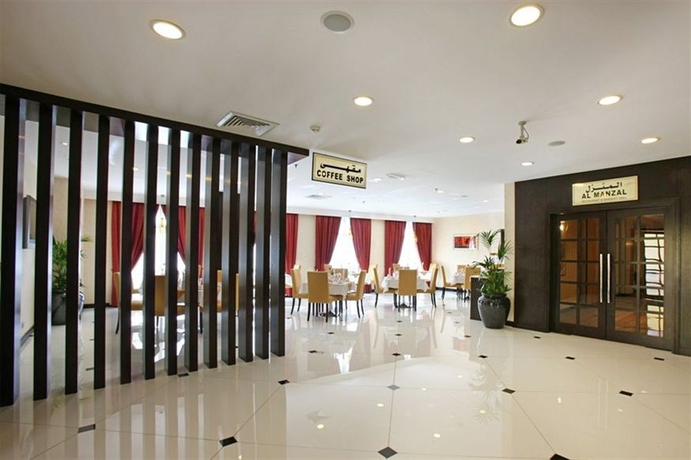 Imagen de los interiores del Hotel London Suites. Foto 16