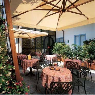 Imagen de los exteriores del Hotel London, Viareggio. Foto 15